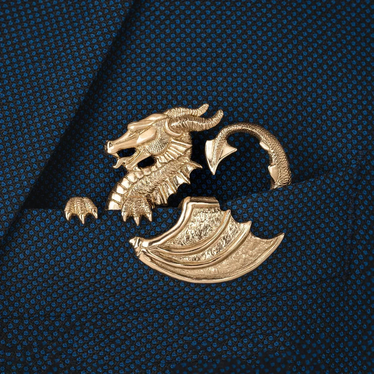 ✨ Luksuriøs dyrebrosje med skulpturelt design – Et eksklusivt blikkfang til dresser og blazere